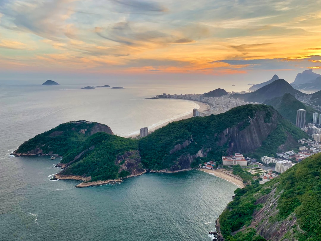 Por qué Río de Janeiro en verano es el viaje que necesitás hacer antes de los 30