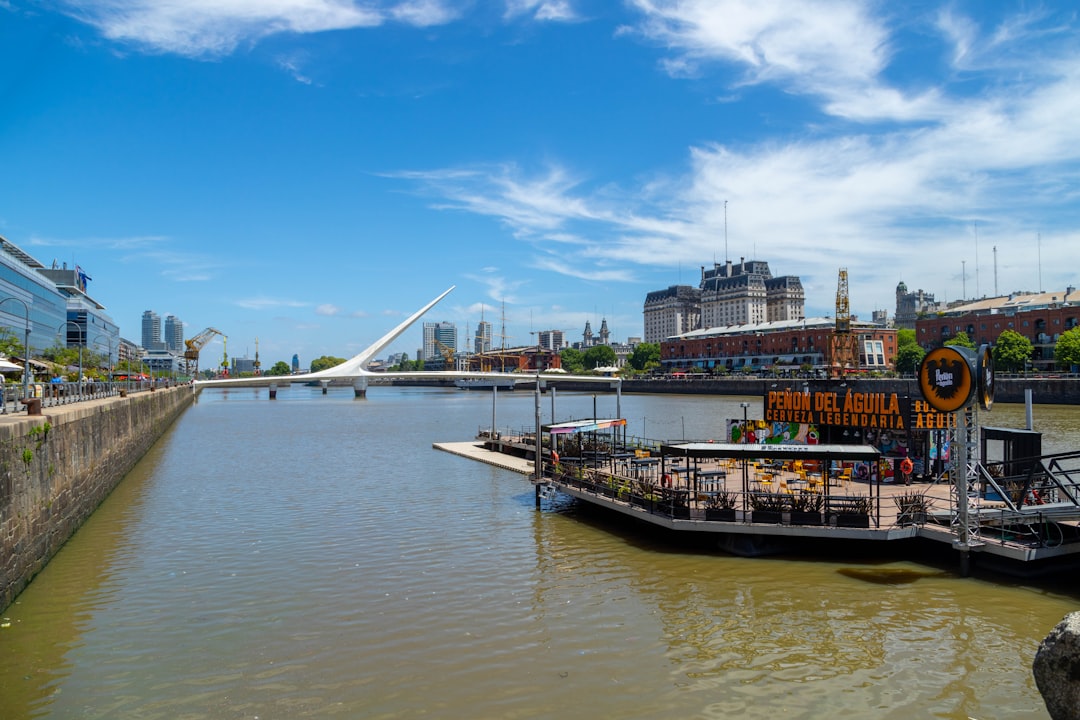 Puerto Madero de noche: los rooftops donde Buenos Aires brilla como nunca