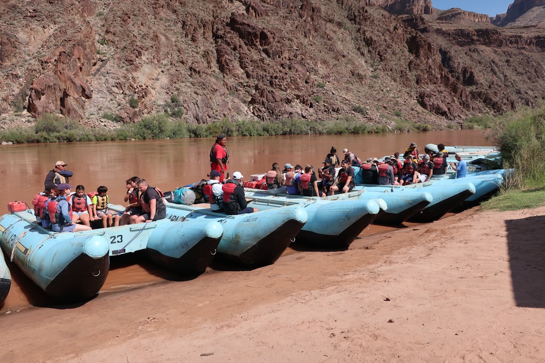 Rafting en el Río Mendoza: la adrenalina que te faltaba en tus vacaciones de verano