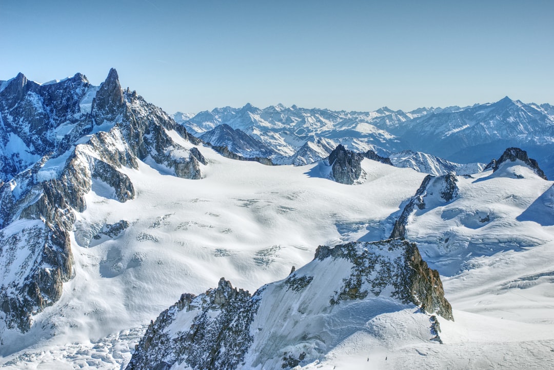 Chamonix: la capital mundial del esquí donde la adrenalina toca el cielo