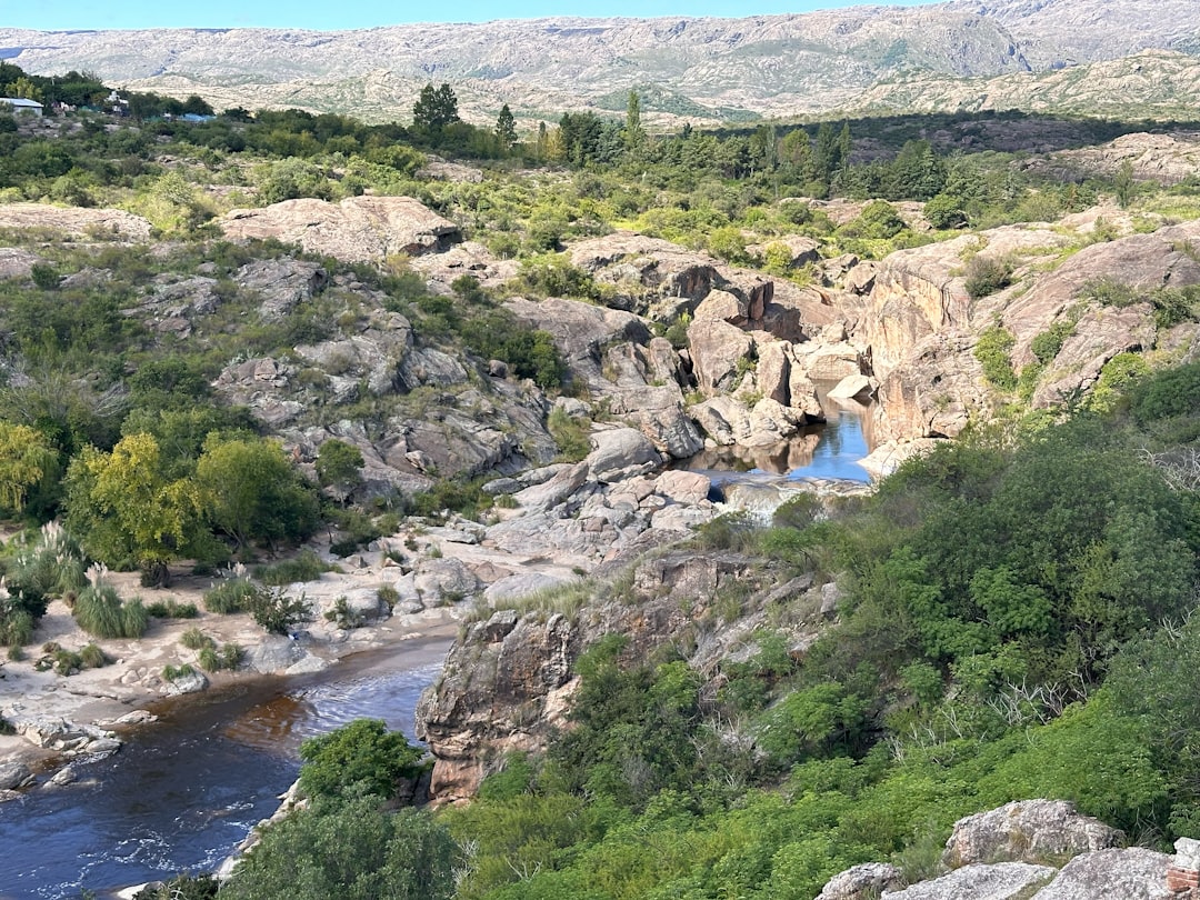 Camping con tu perro en Córdoba: las Sierras donde tu mejor amigo es bienvenido