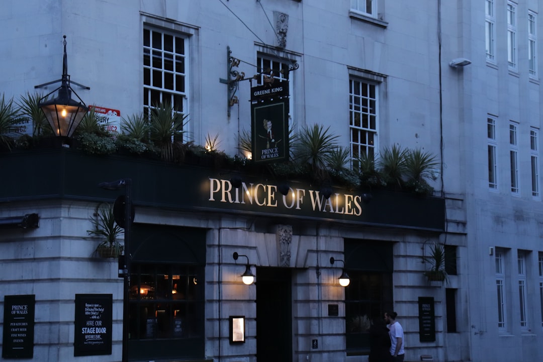 Los bares de cócteles de Londres que todo viajero argentino debe probar antes de volver