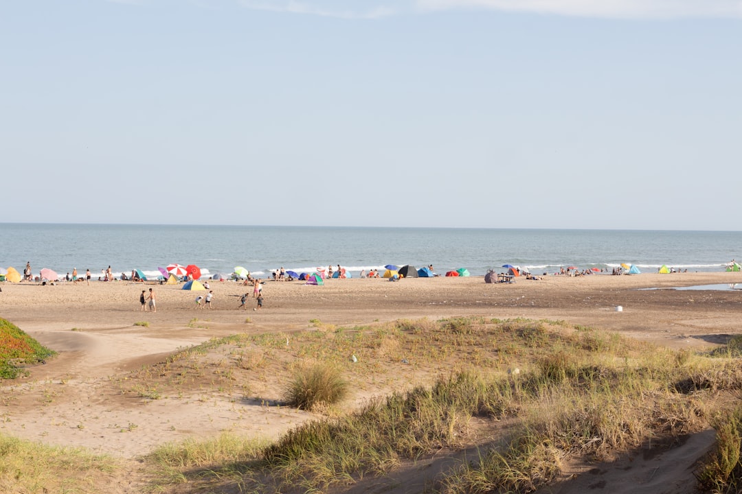 La Perla: el spot de surf donde Mar del Plata te enseña a domar las olas del Atlántico