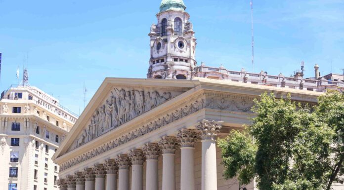 Los edificios que cuentan la historia de Buenos Aires: una arquitectura que te transporta al pasado