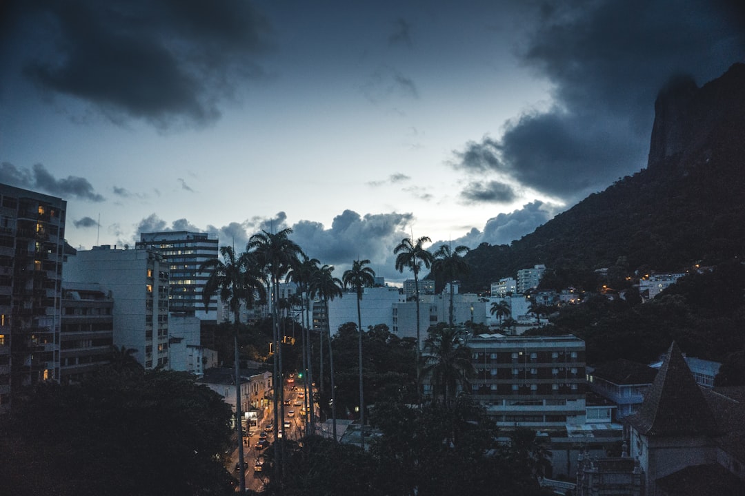 Rio de Janeiro de noche: dónde bailar samba hasta el amanecer como un carioca más