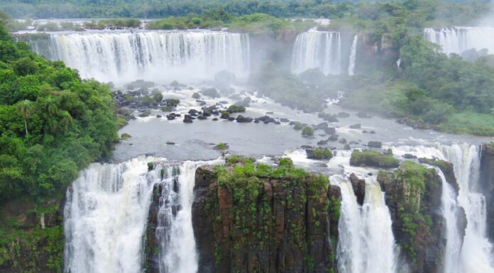 Las Cataratas del Iguazú te van a dejar sin palabras: cómo vivir la experiencia de tu vida en Misiones