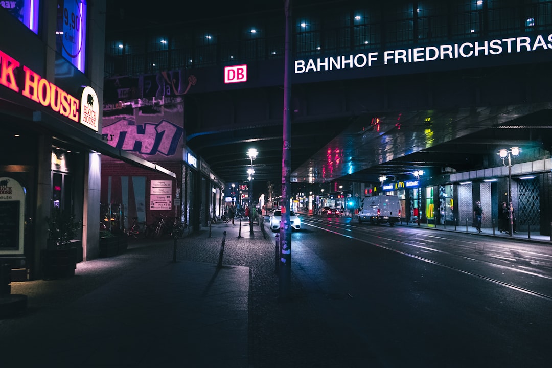 Los bares de Berlín que los locales frecuentan y los turistas descubren por casualidad