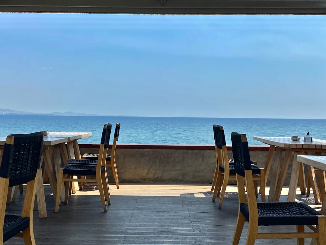 En Atenas encontramos el restaurante donde la gastronomía griega te hipnotiza con cada bocado