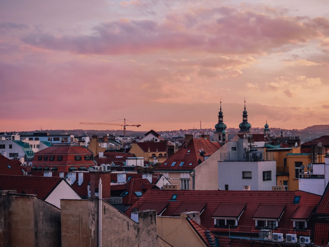 Praga de noche: la guía definitiva para viajeros argentinos que quieren fiesta de verdad