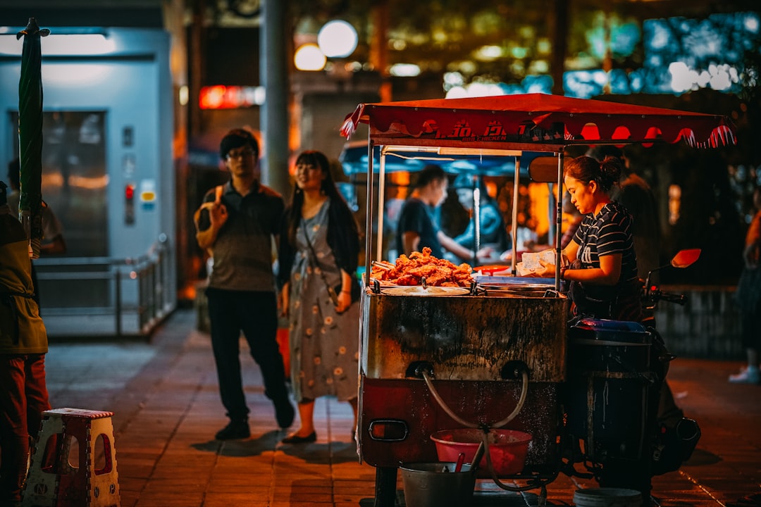 Los puestos de comida callejera en Bangkok que los turistas argentinos descubren por casualidad