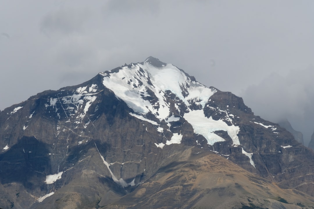 Aconcagua: la aventura de escalar la montaña más alta de América con guías que te salvan la vida