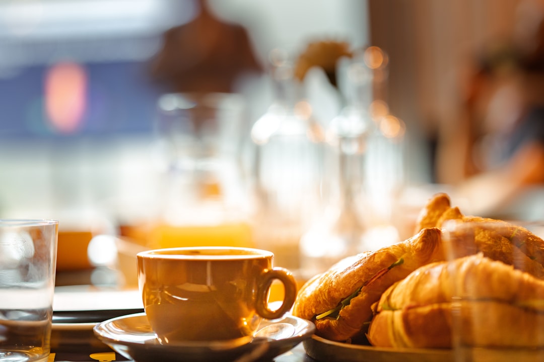 El miércoles más dulce de Buenos Aires: dónde comer facturas y medialunas al mejor precio