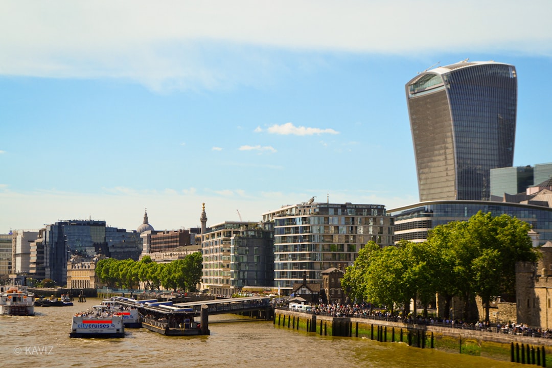 Londres con tu perro: los mejores hoteles dog friendly para viajar sin dejar a tu compañero peludo