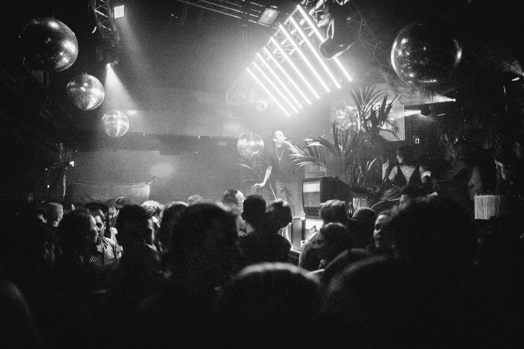Amsterdam de noche: los 5 clubs más alucinantes donde bailar hasta el amanecer
