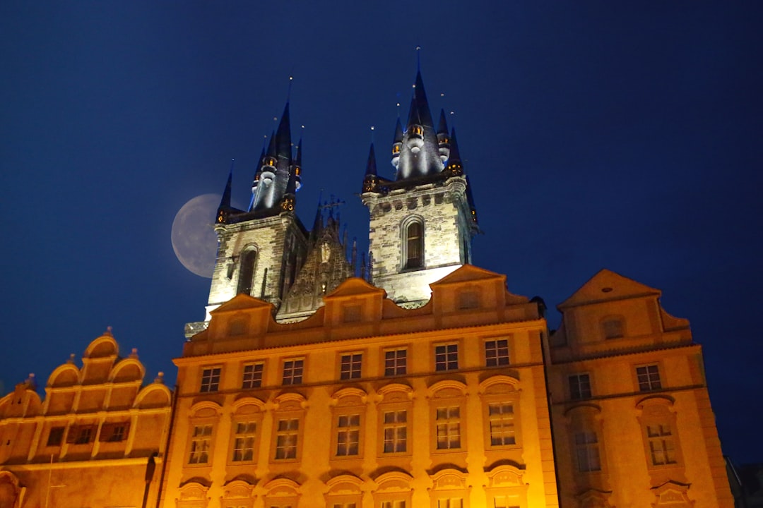 Praga de noche: la guía definitiva para viajeros argentinos que quieren fiesta de verdad