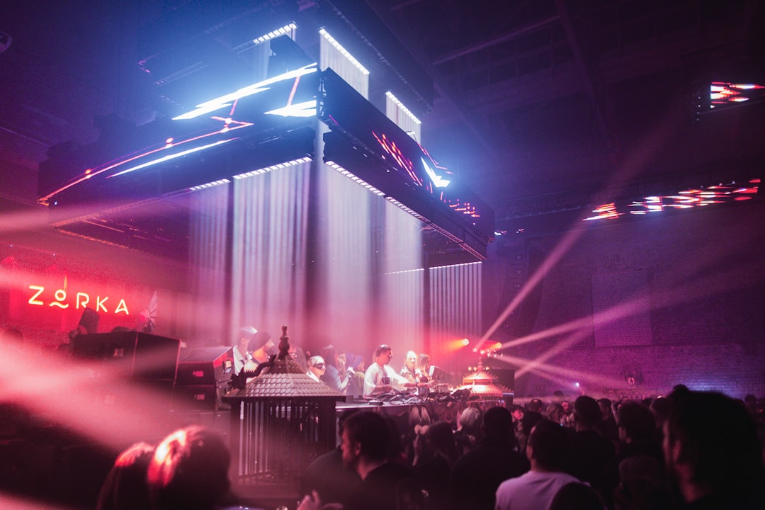 Moscú de noche: los clubes más exclusivos donde bailar hasta el amanecer en la capital rusa