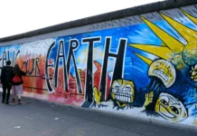 El muro que se convirtió en galería: por qué Berlin te va a sorprender con su arte callejero
