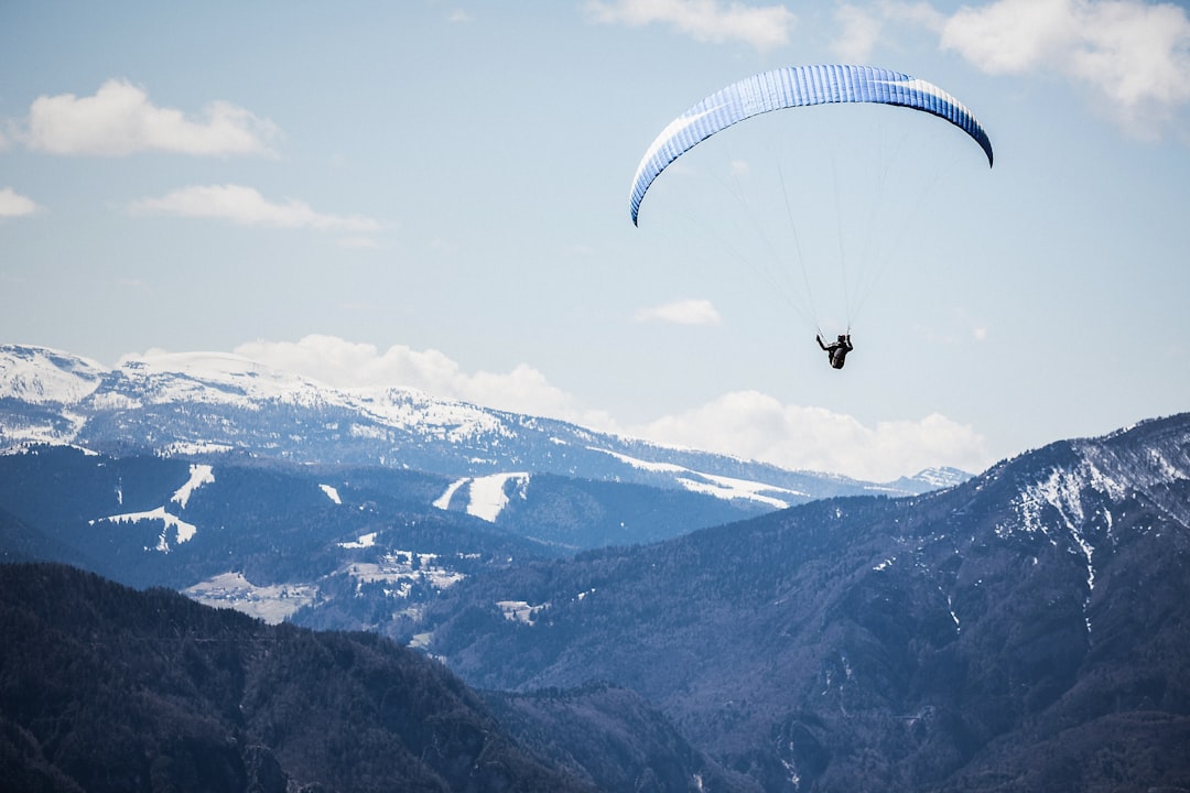Parapente en Interlaken: la adrenalina suiza que te va a cambiar la vida