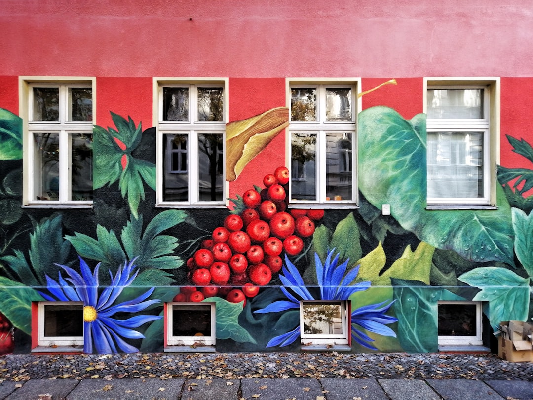 Berlin es la capital mundial del arte callejero y acá te mostramos por dónde empezar