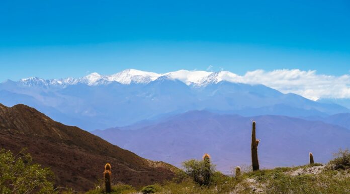 Cachi es el pueblo donde el tiempo se detiene: así es el senderismo en Salta que te va a enamorar