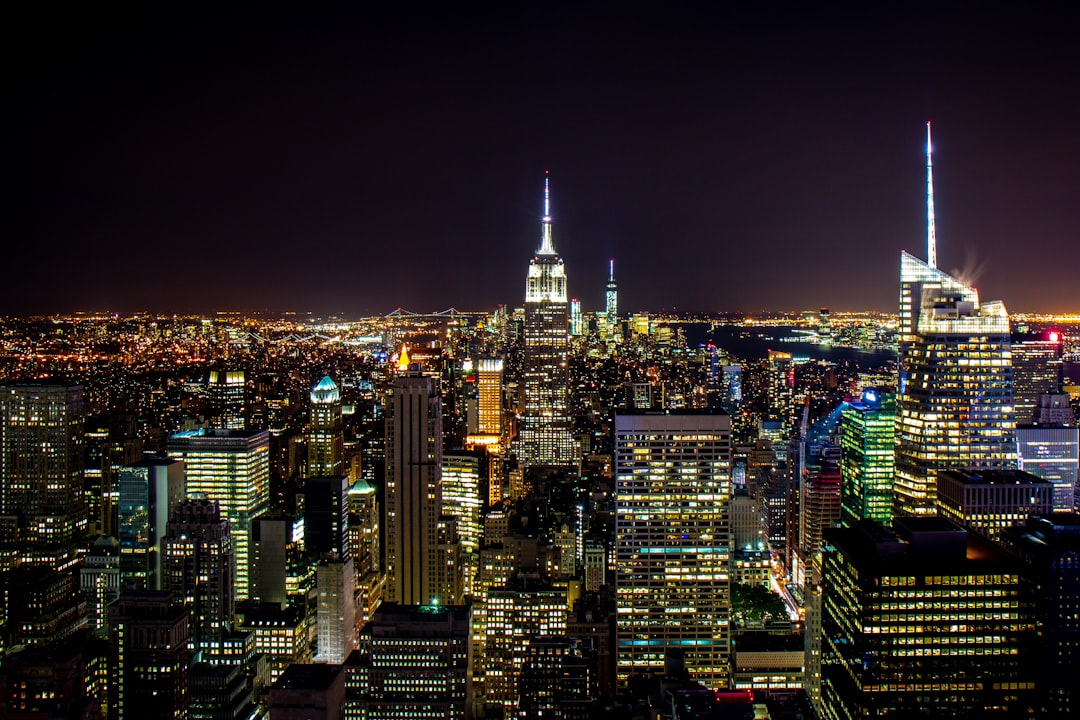 La noche neoyorquina que todo argentino sueña: dónde beber, bailar y perder la noción del tiempo en NYC