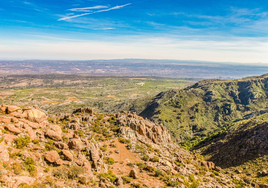 Volar sobre Córdoba: la experiencia de parapente en La Cumbre que te va a cambiar la perspectiva