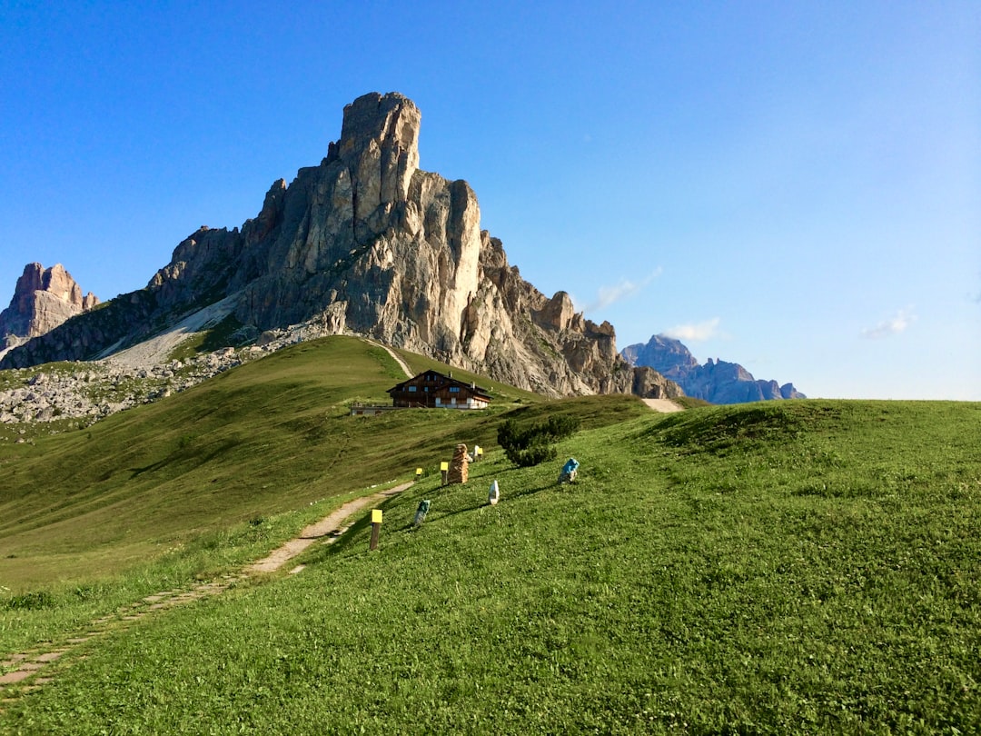 Escalada en los Dolomitas: por qué esta montaña italiana es el sueño de todo aventurero argentino