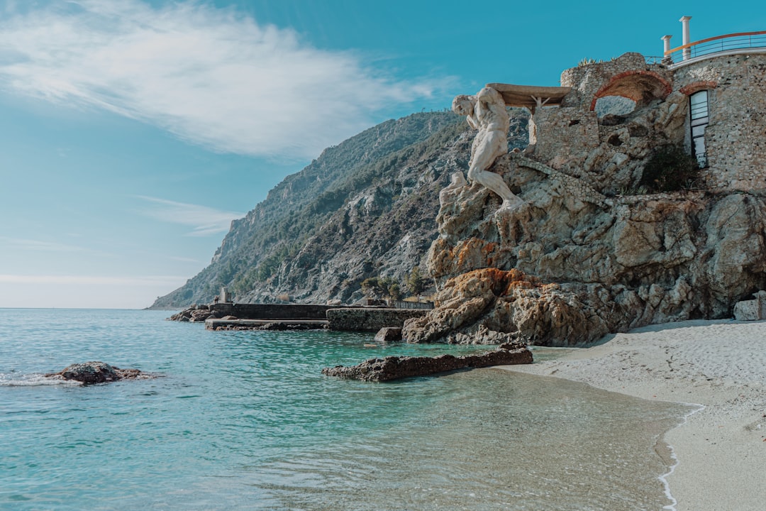 Italia te espera: las playas donde tu perro es la estrella del verano