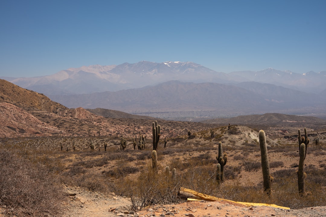Cachi es el pueblo donde el tiempo se detiene: así es el senderismo en Salta que te va a enamorar