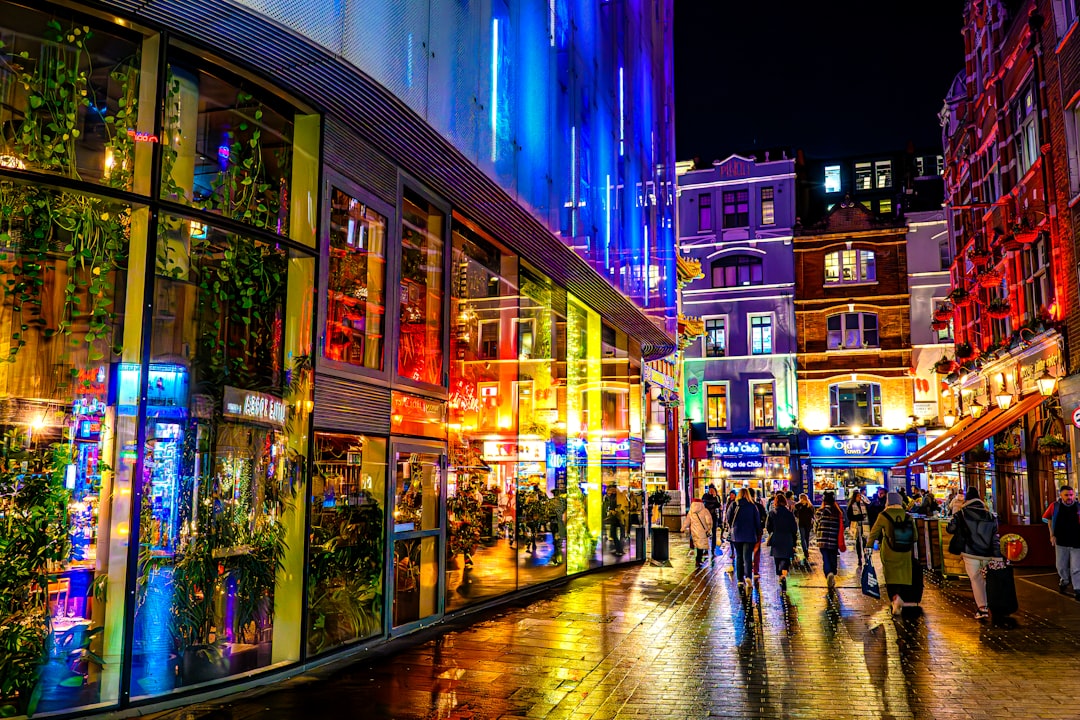 Londres te va a sorprender: los bares de cócteles que compiten con lo mejor del mundo