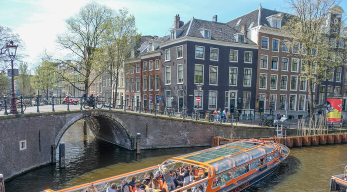 Amsterdam en bicicleta: la única forma de entender por qué los holandeses son tan felices