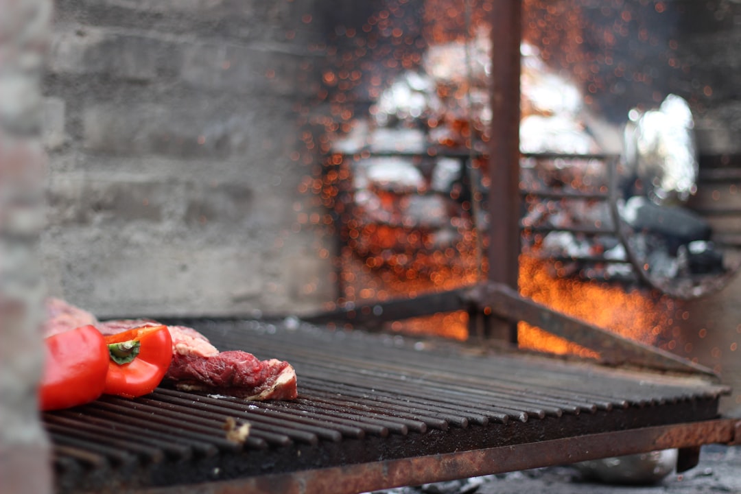 Así se prepara el mejor asado argentino: los secretos que todo parrillero debe dominar