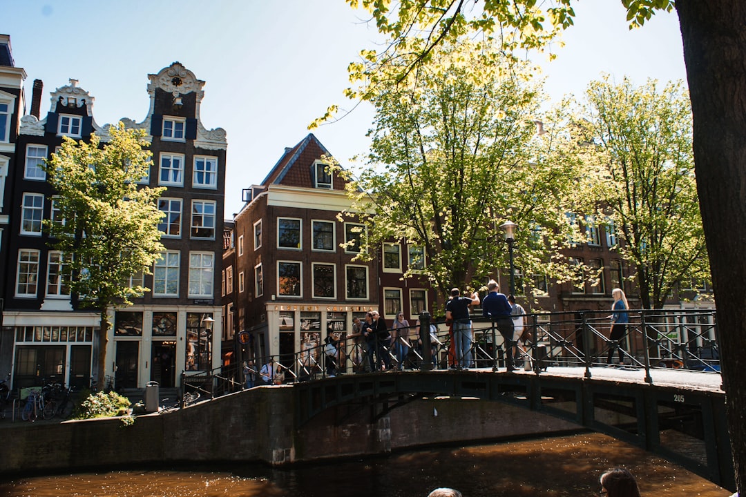 Amsterdam en bicicleta: la única forma de entender por qué los holandeses son tan felices