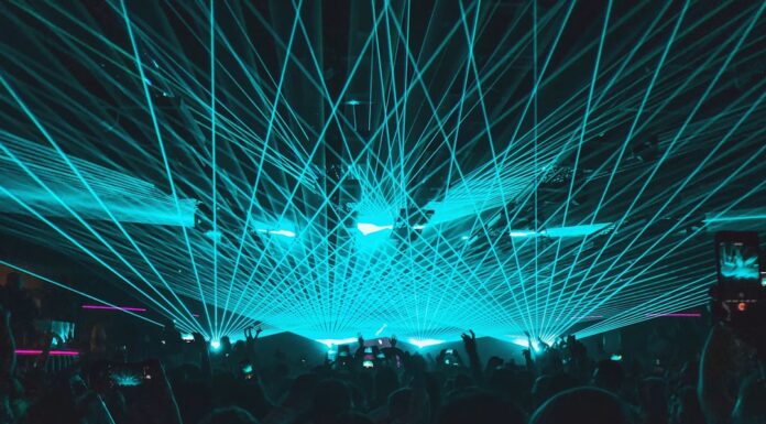 Ibiza de noche: por qué esta isla española es el epicentro mundial de la fiesta