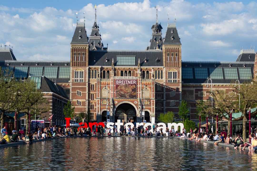 Amsterdam te espera con tu perro: los mejores restaurantes donde ambos son bienvenidos