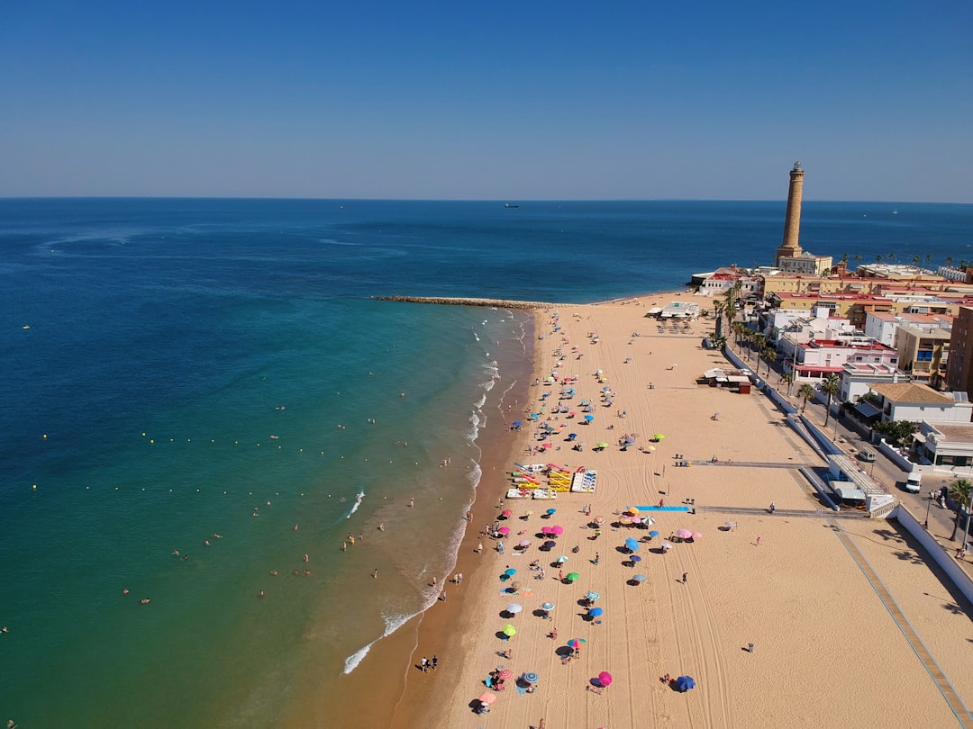 Tarifa: el pueblo donde el kitesurf es una forma de vida (y vos podés aprenderlo en días)