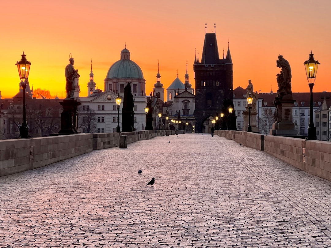 Praga de noche: por qué es la ciudad más barata y divertida para salir de fiesta en Europa