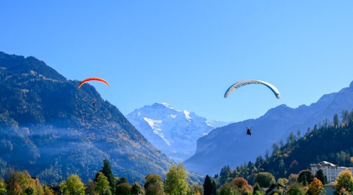 Volar sobre los Alpes suizos: por qué el parapente en Interlaken es la adrenalina que te falta