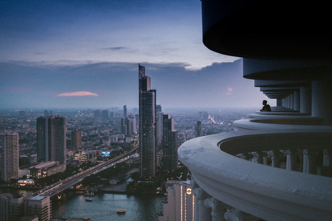Bangkok de noche: la capital tailandesa que te va a mantener despierto hasta el amanecer