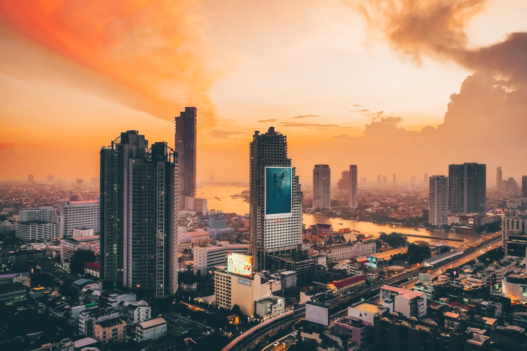 Bangkok de noche: la capital tailandesa que te va a mantener despierto hasta el amanecer