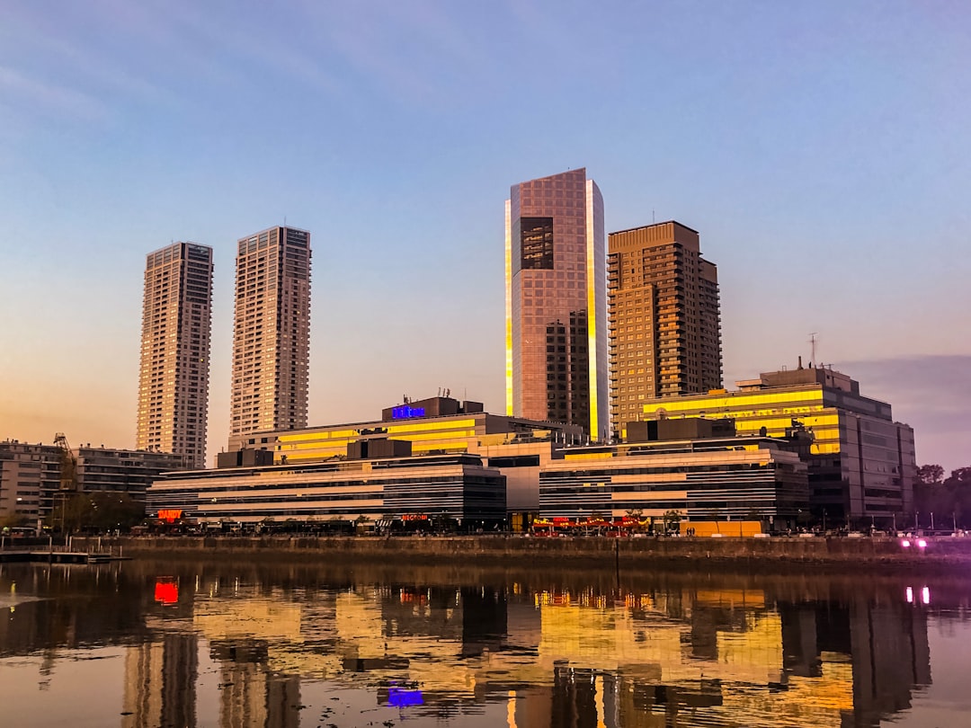 Puerto Madero de noche: los bares con vista que te van a enamorar