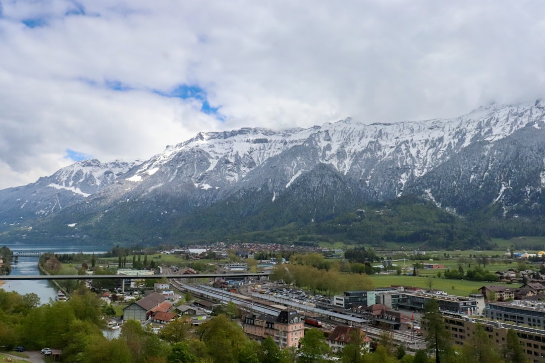 Volás sobre los Alpes: por qué el parapente en Interlaken es la adrenalina que te faltaba