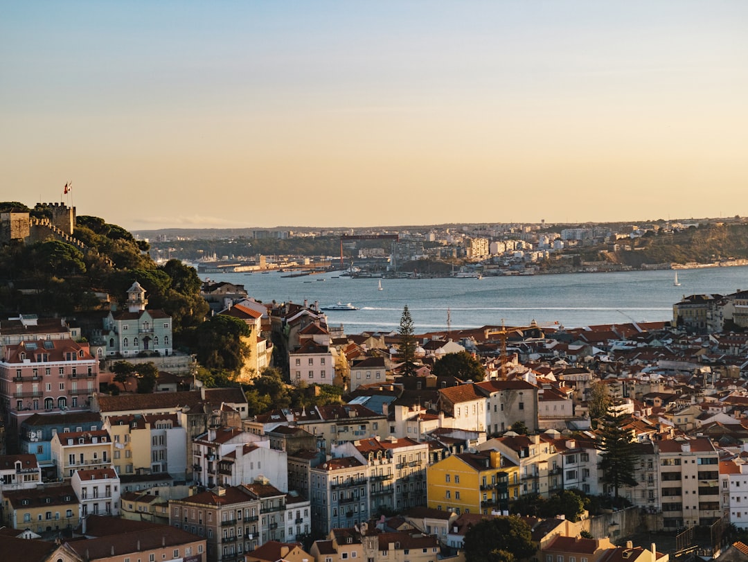 Lisboa en otoño: la ciudad europea que todos visitan y vos todavía no conocés