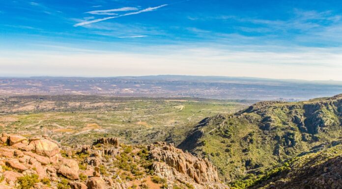 Volar sobre las sierras de Córdoba: la experiencia de parapente en La Cumbre que no podés dejar pasar