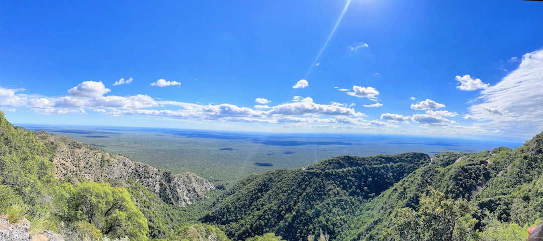 La Cumbre es el paraíso del parapente en Argentina y vos todavía no lo sabés