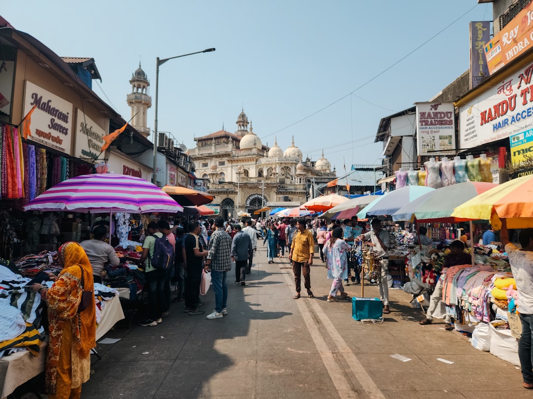 Por qué los mercados de especias de Mumbai son la mejor escuela culinaria que podés visitar