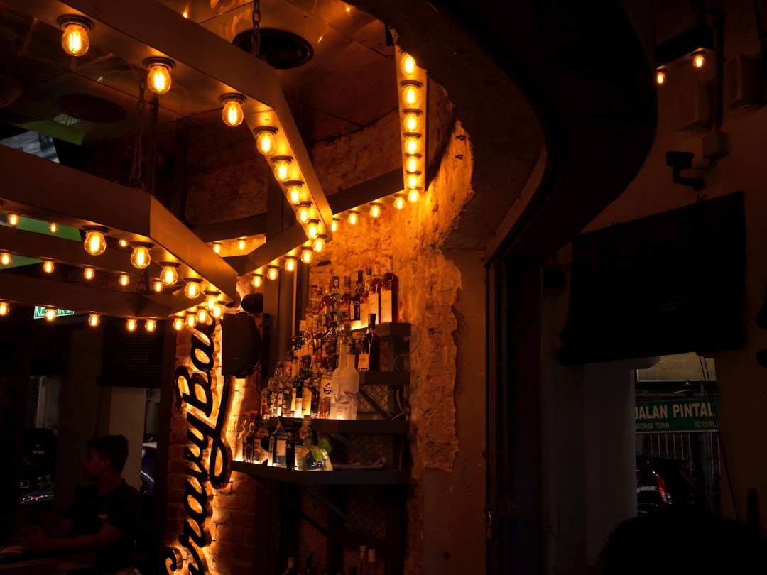 Berlín de noche: los bares que transforman la ciudad en la capital más cool de Europa