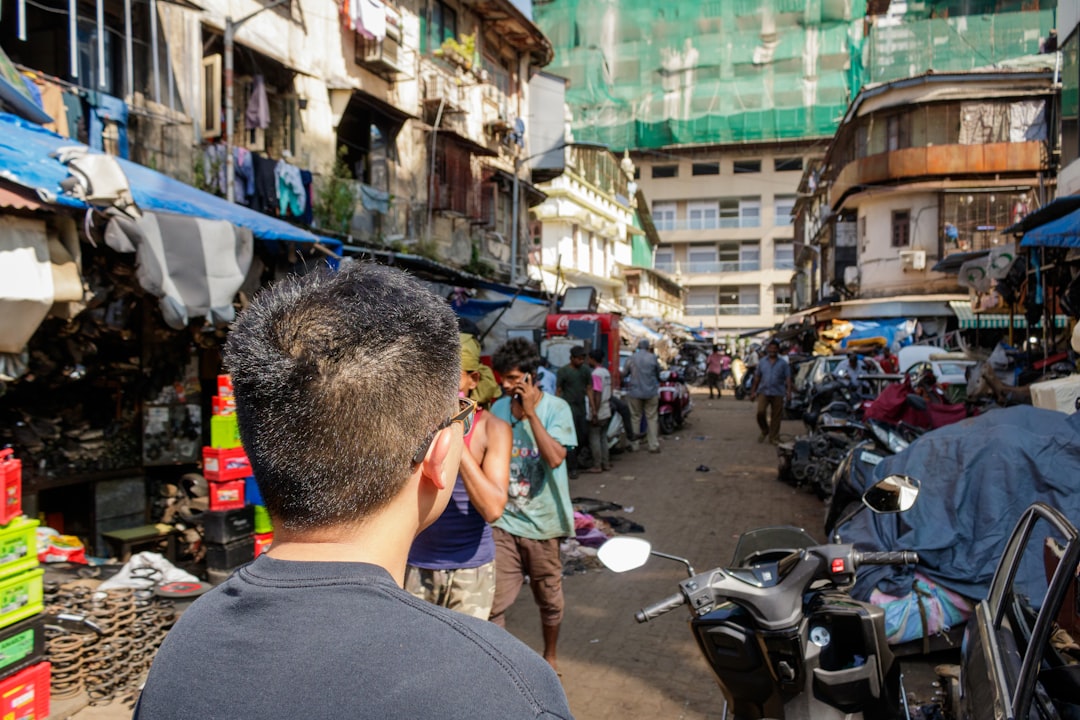 Por qué los mercados de especias de Mumbai son la mejor escuela culinaria que podés visitar