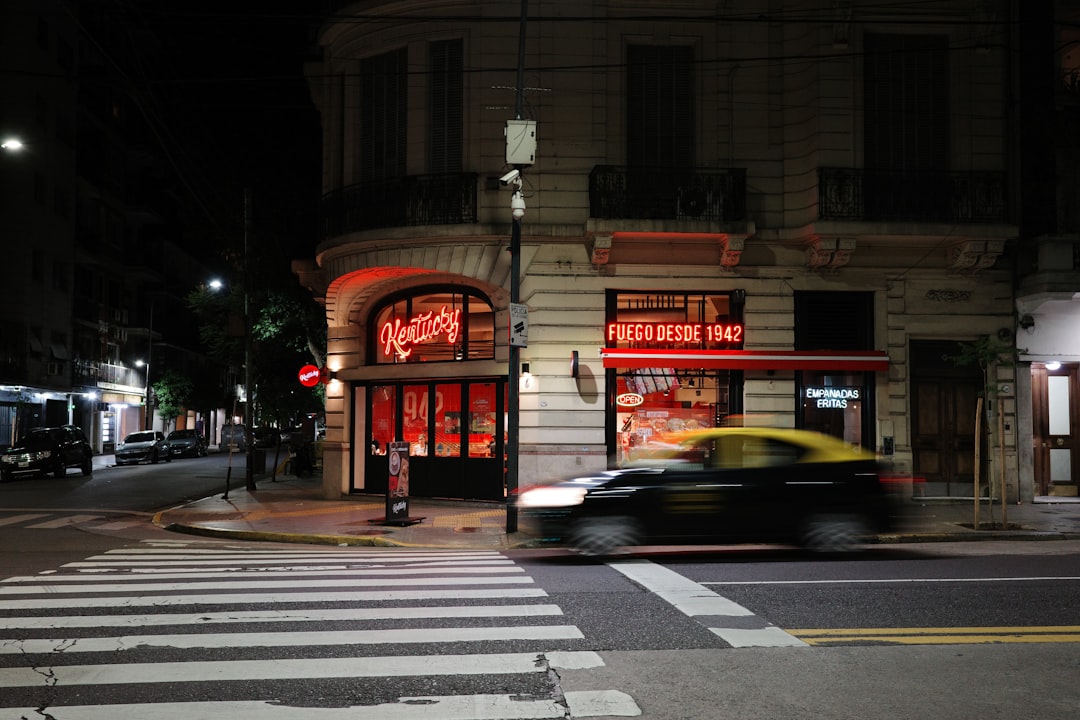 Descubrí la magia de las milongas porteñas: donde el tango respira en cada rincón de Buenos Aires
