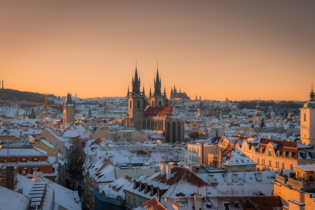 Praga en invierno: la ciudad de cuento de hadas que te va a dejar sin aliento